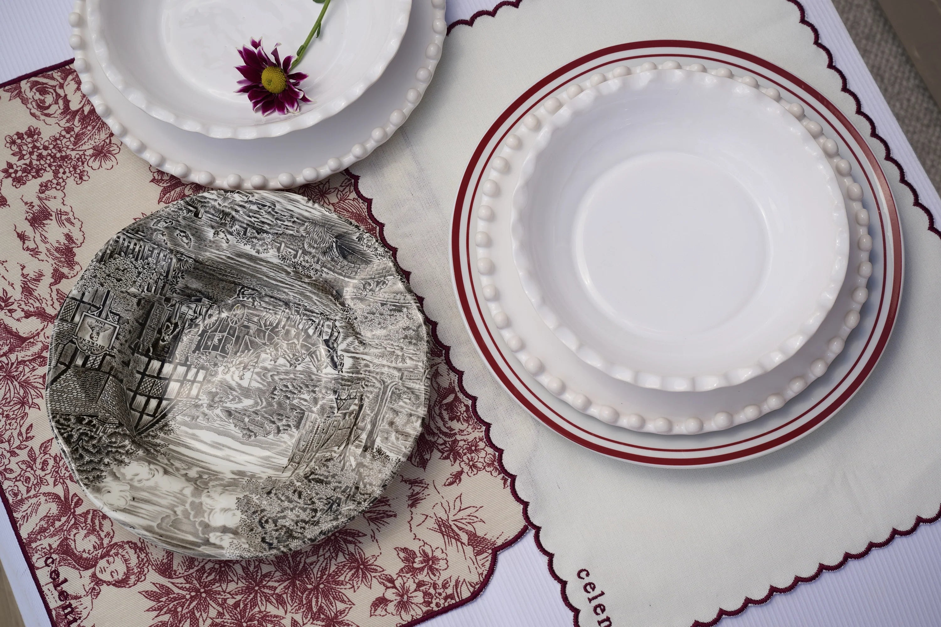 Yorktown Table Mat
